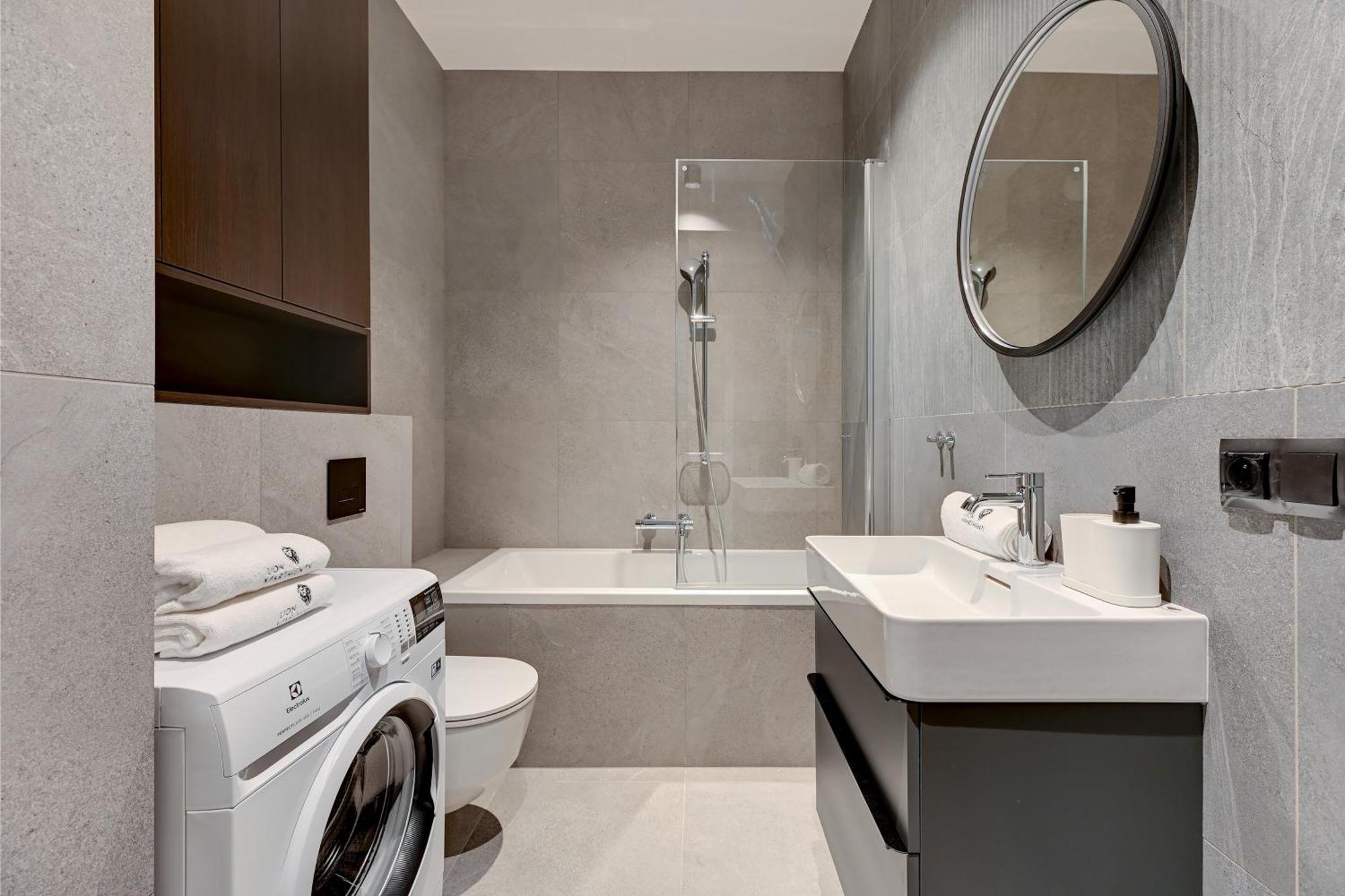 Scala 60D City Center Apartments With Parking By Lion Apartments Гданск Екстериор снимка